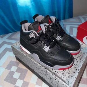 Jordan 4 Retro
